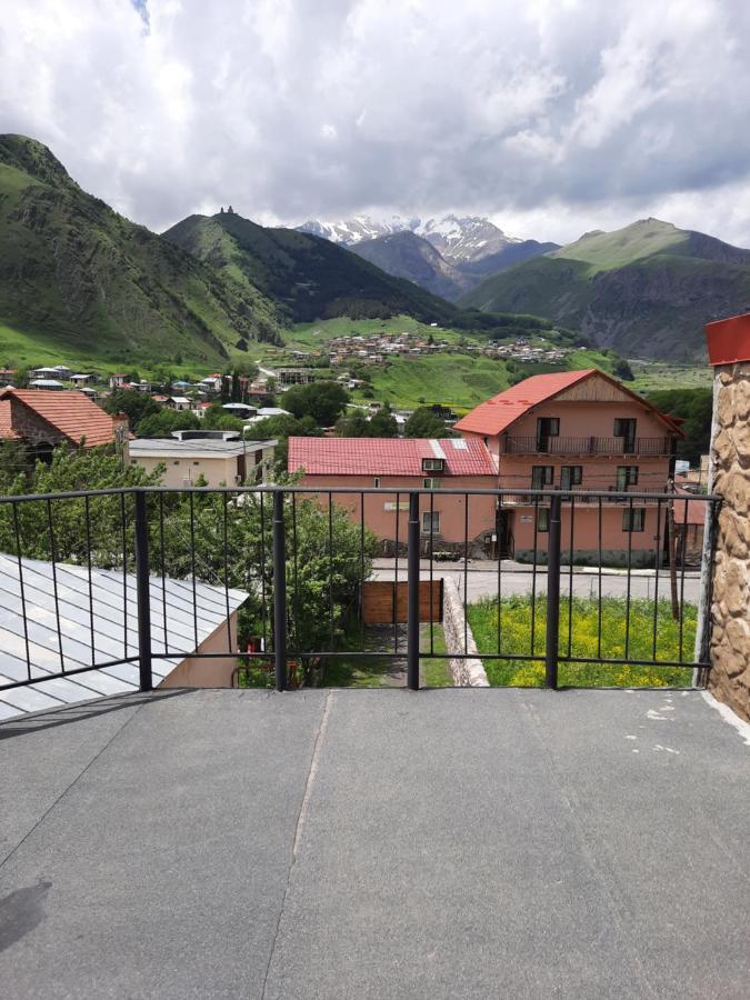Готель Four Season In Kazbegi Екстер'єр фото